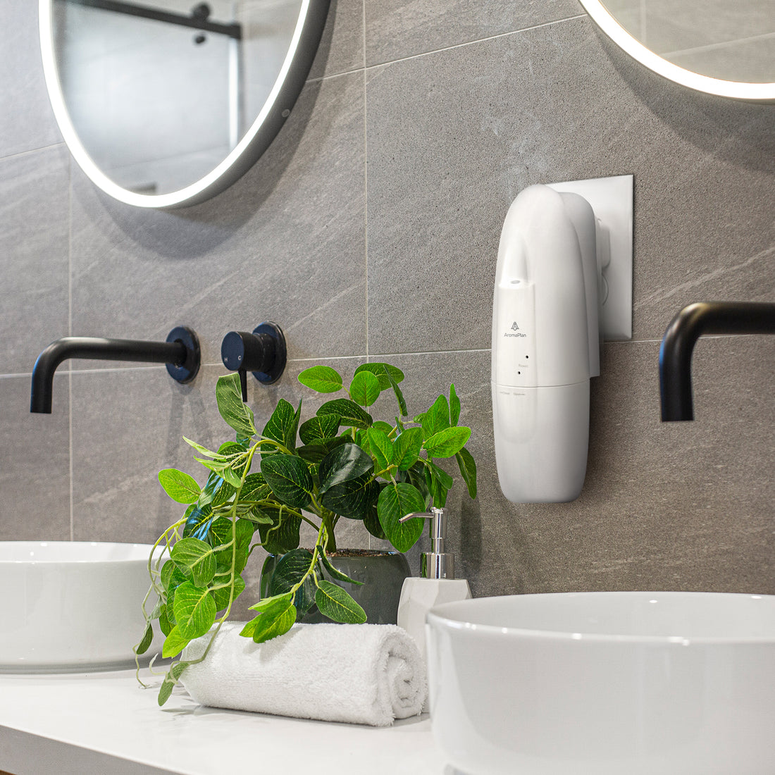 Smart Plug-in Diffuser (White)